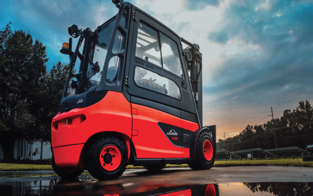 CAN ELECTRIC FORKLIFTS OPERATE SAFELY IN THE RAIN?